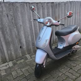 VESPA LX